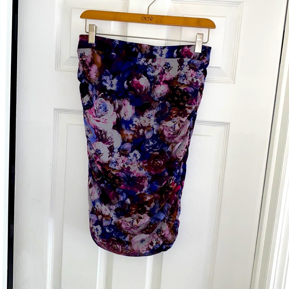 Gathered pencil skirt.